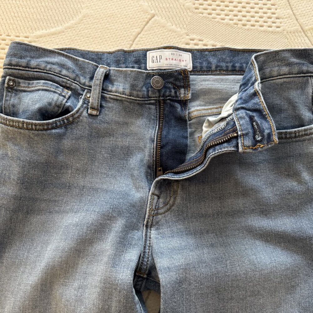GAP Men's 30x34 Straight Jeans Medium Wash Denim Washwell Classic 5-Pocket EUC - Picture 5 of 9